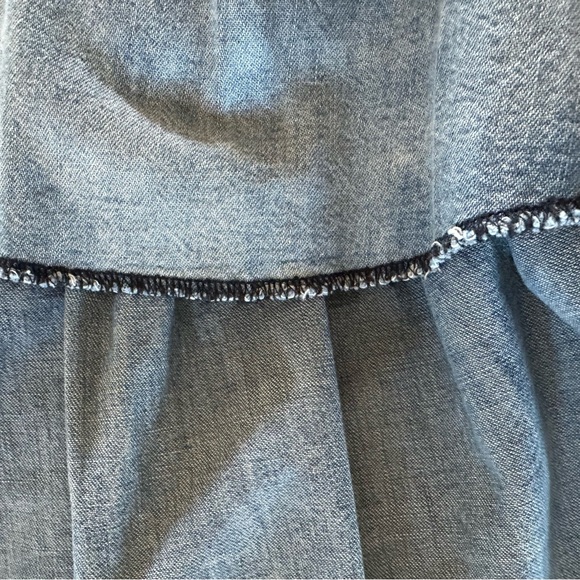 *NWT* FREE PEOPLE Dylan Babydoll Ruffle Buttondown in Chambray — XS - Picture 4 of 9